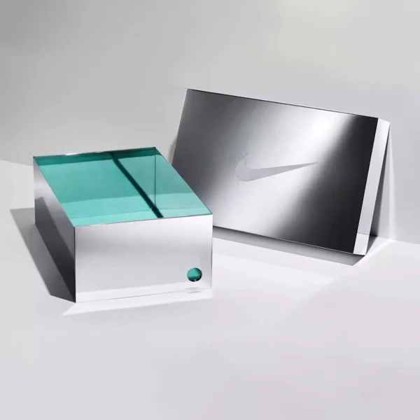 custom-silver-foil-boxes.webp